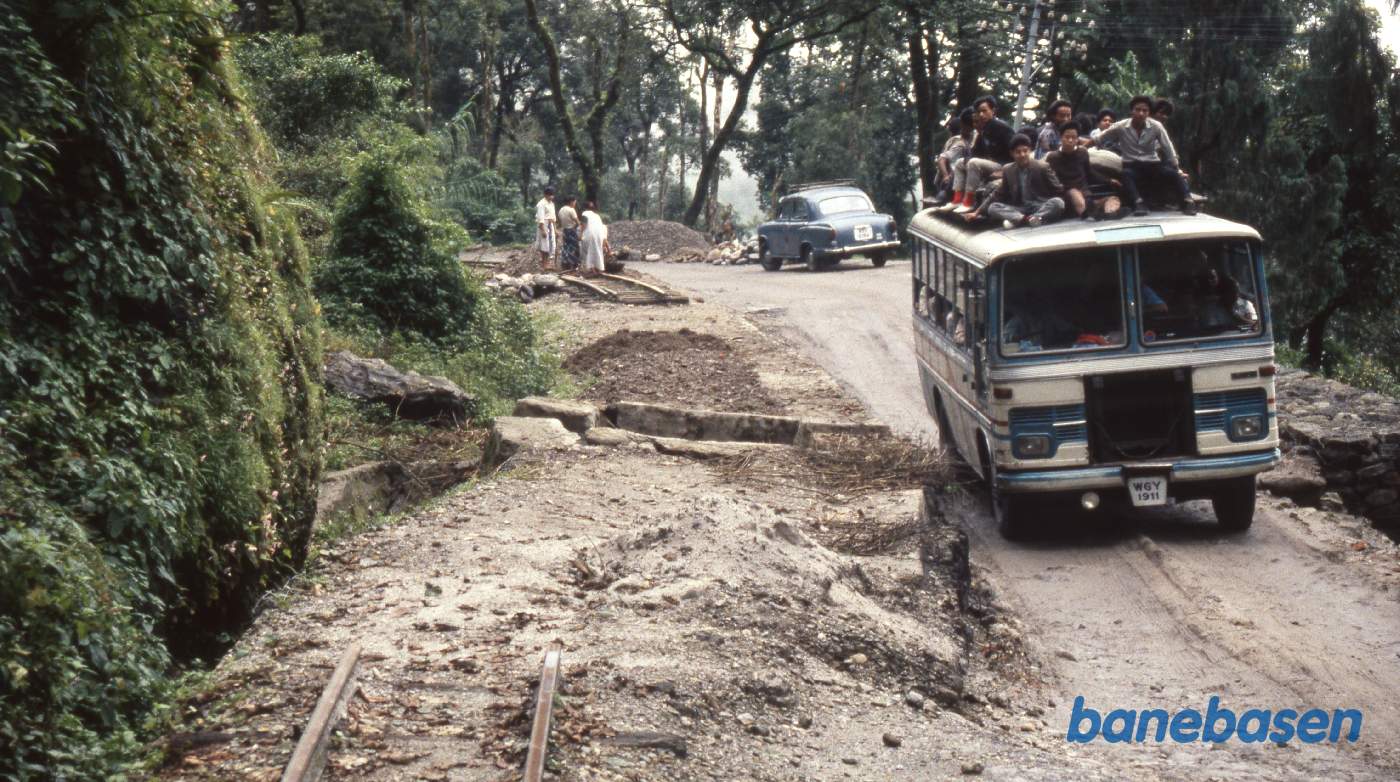 Sporarbejde efter jordskred den 12. maj 1989