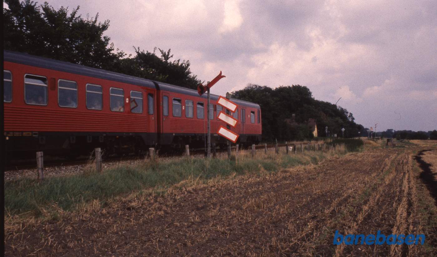 MR tog på vej ind på Ølgod station MR tog på vej ind på Ølgod station