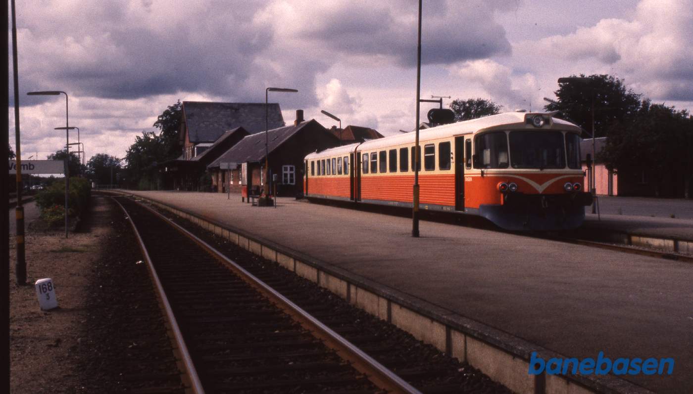 Y-toget Tangen på Vemb station