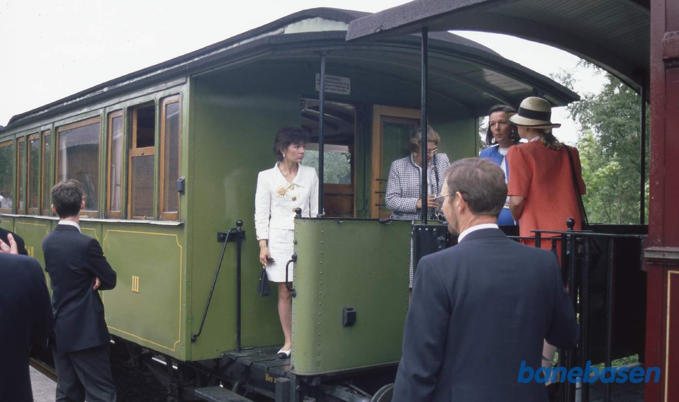 4 damer er kommet op på de åbne endeperroner