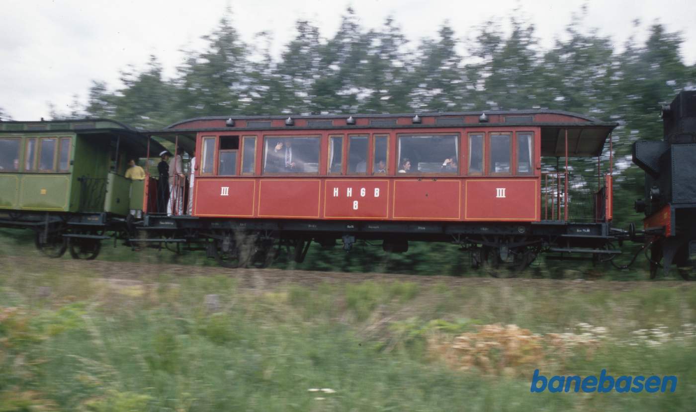Toget i kurven lige før Kvistgård. Vognen blev nogle år senere ført tilbage til sin oprindelige historiske KSB C 40 udgave