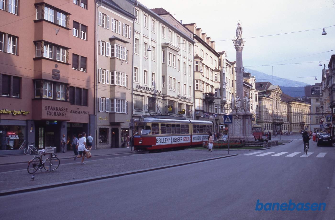 Sporvogn midt i Innsbruck