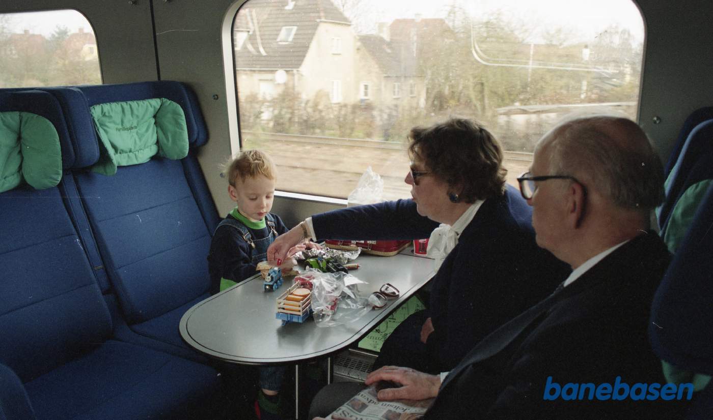 Rejsende i IC-toget til København Rejsende i IC-toget til København