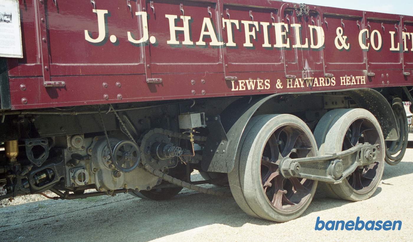 En udstillet Sentinel damp-lastbil, nærbillede af dampmaskinen og kædetrækket til bagakslen