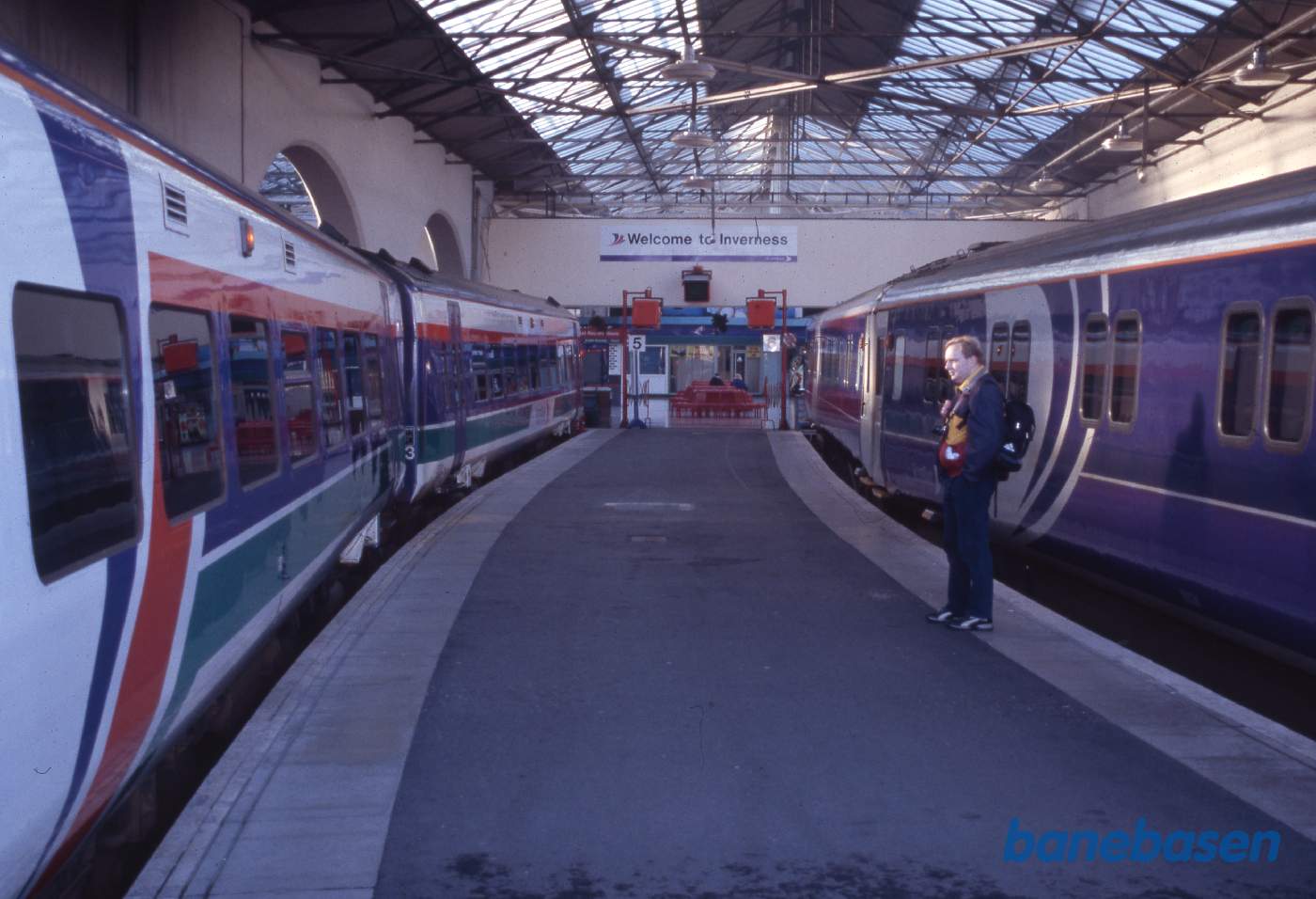 2 motortog ved perron i Inverness