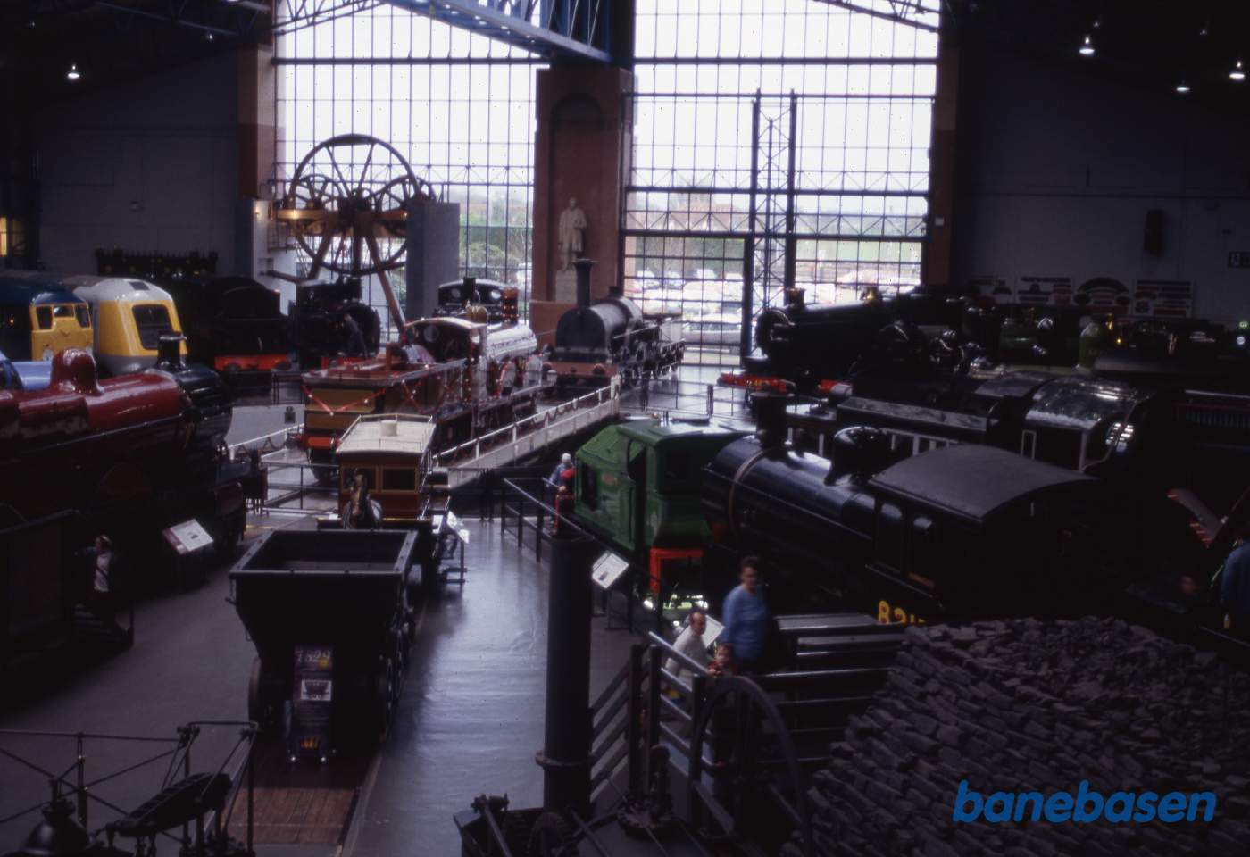 Vue ud over drejeskiven på jernbanemuseet i York