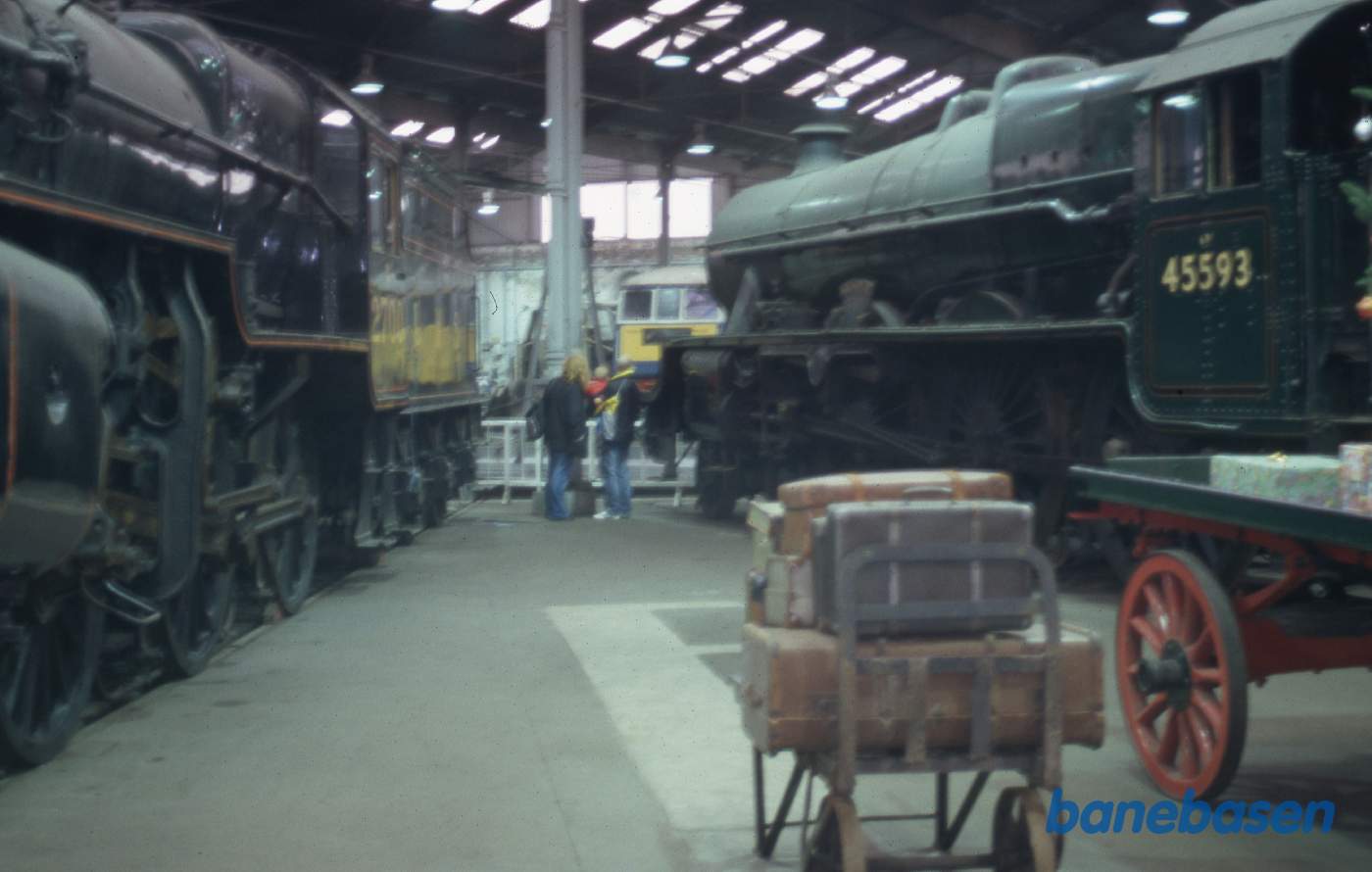 Vue ud over drejeskiven i et maskindepot et stykke nord for Derby, hvor Atkins havde nogle konsulent opgaver. Desværre lidt uskarpt på grund af lysforholdene