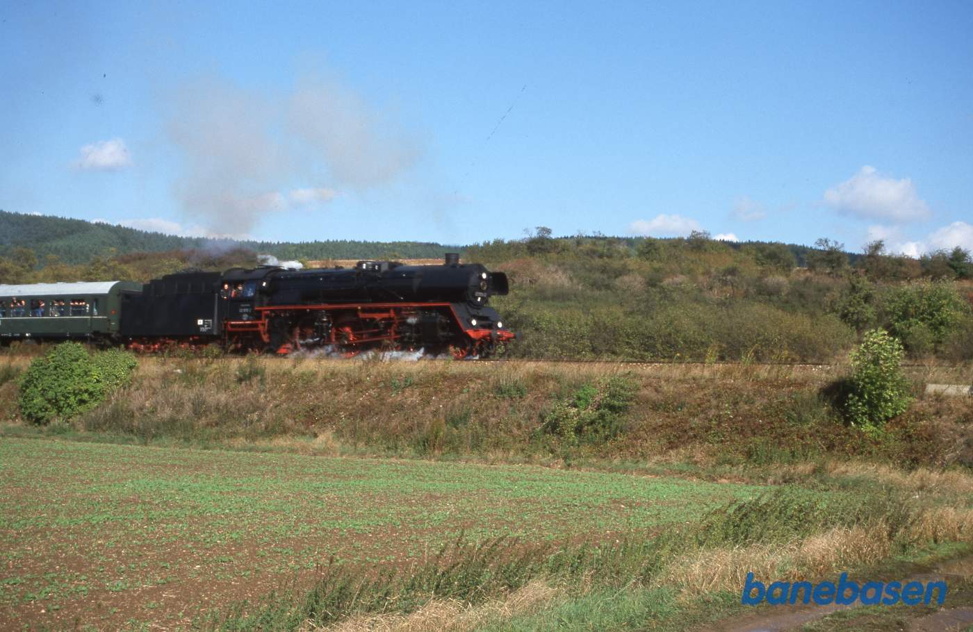 Et persontog på strækningen mellem Saalfeld og Neustadt (Orla)