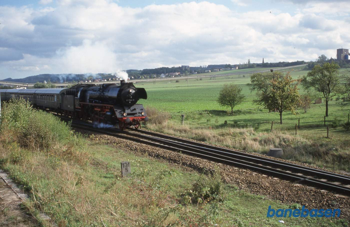 Et persontog på strækningen mellem Saalfeld og Neustadt (Orla)