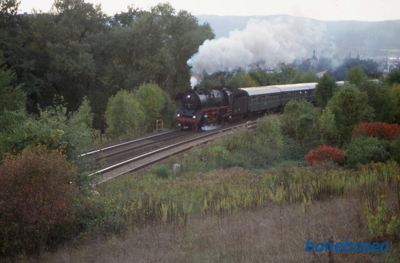 Et persontog på strækningen mellem Saalfeld og Neustadt (Orla)