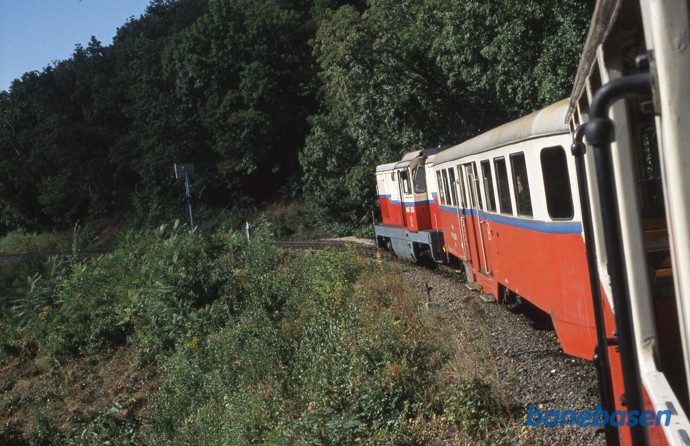 Et skud op langs toget, nydeligt landskab