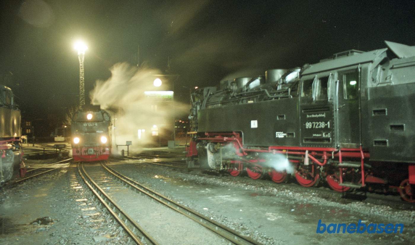 Aftenstemning på maskindepotet