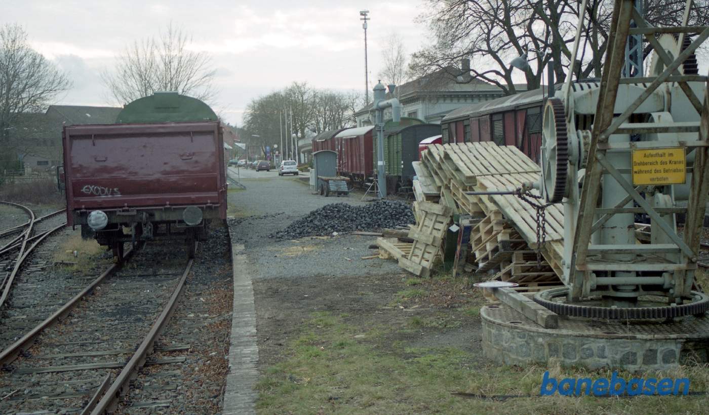 På stationen er indrettet et lille jernbanemuseum