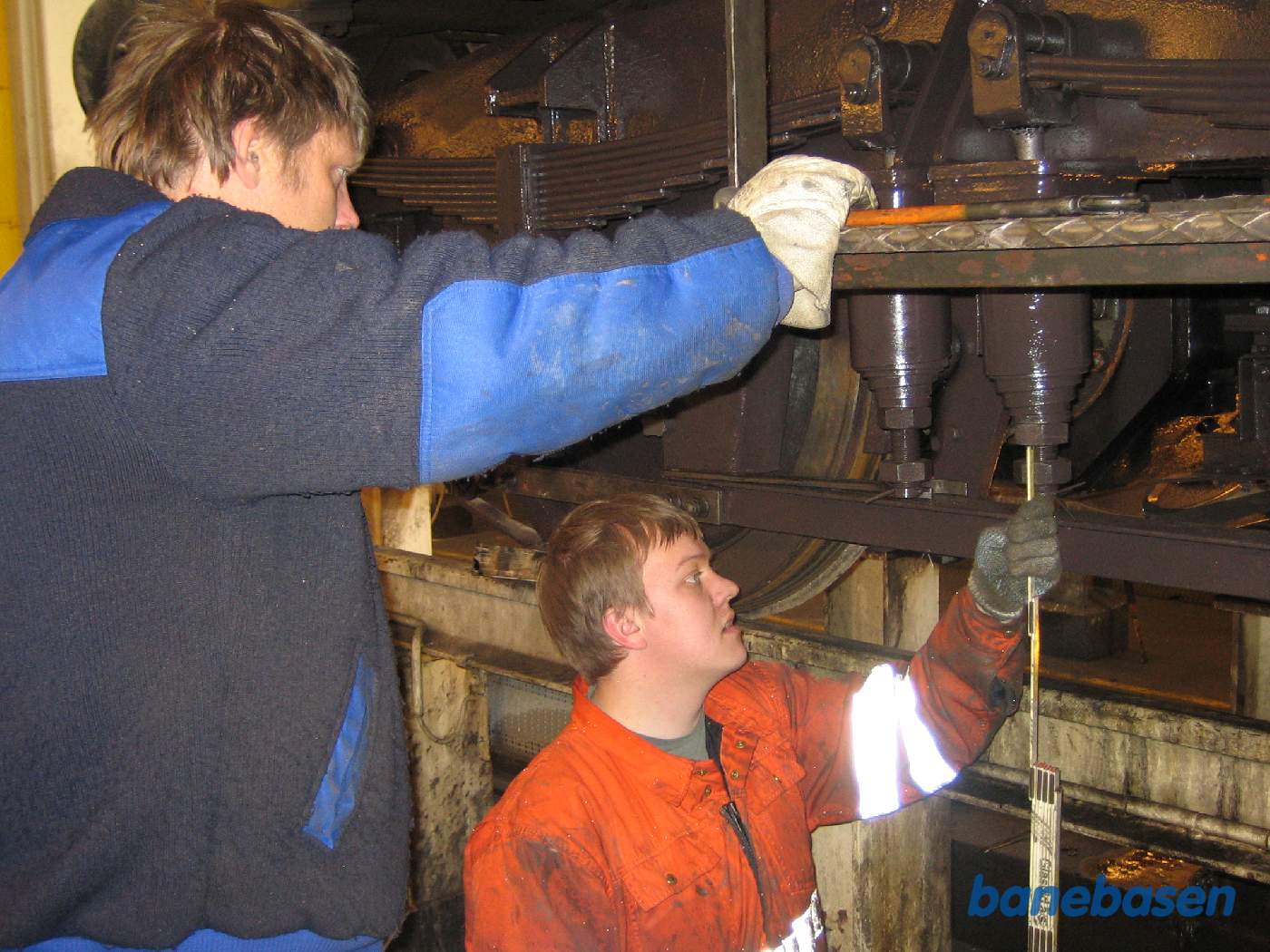 Justering af fjedre og kontrol af højden