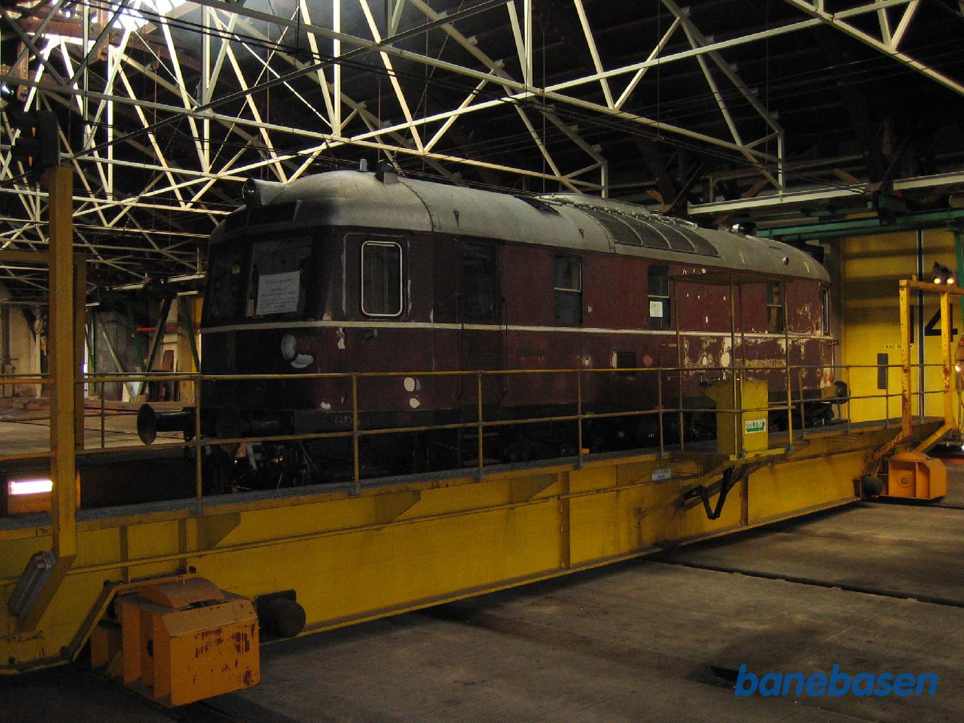 Det færdige lokomotiv på den indvendige skydebro Det færdige lokomotiv på den indvendige skydebro