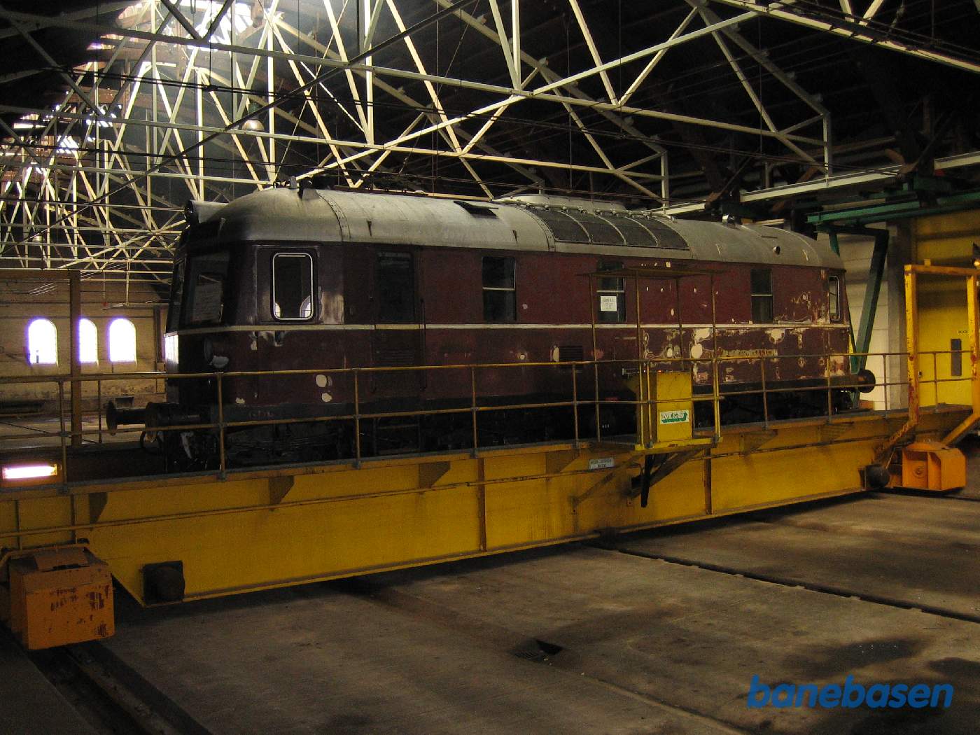 Det færdige lokomotiv på den indvendige skydebro