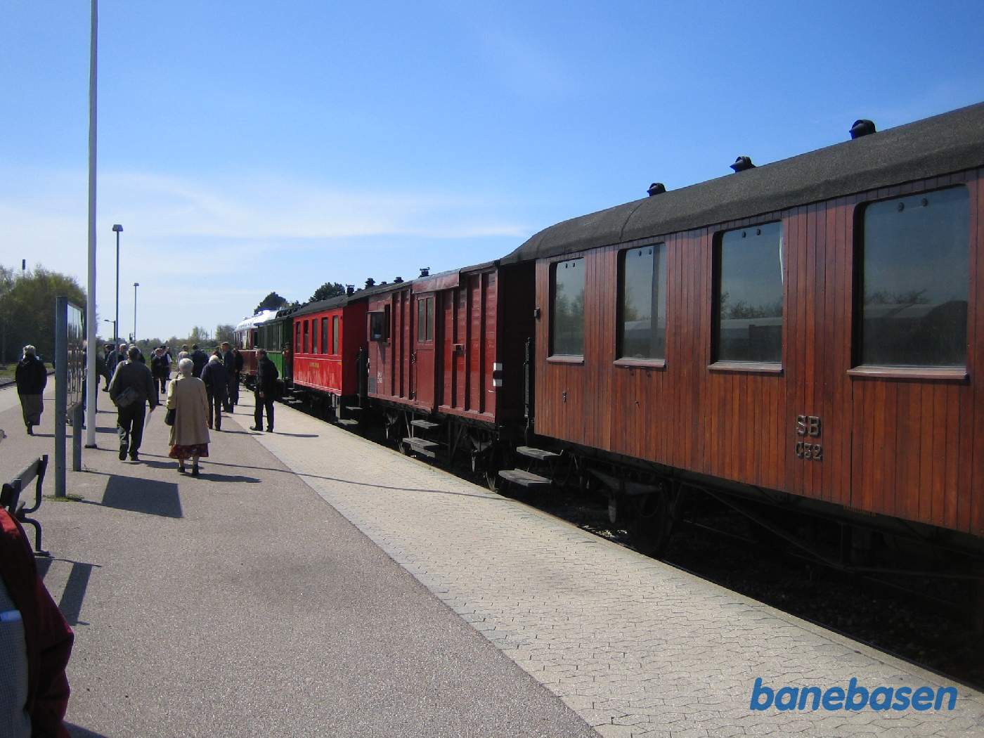 Toget holder på Gilleleje station, hvor der skal tages billeder mv. Toget holder på Gilleleje station, hvor der skal tages billeder mv.