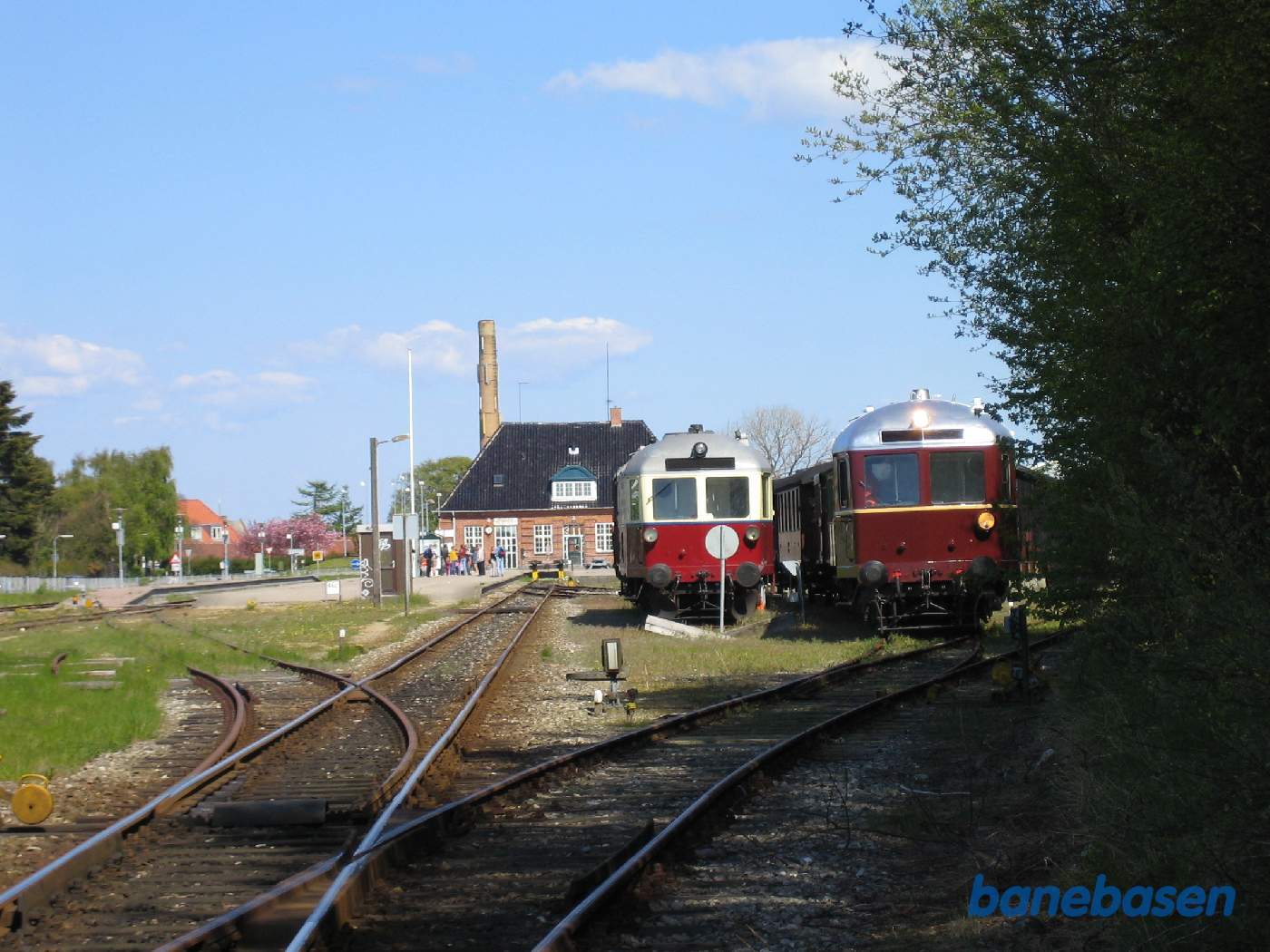 2 flotte diesellokomotiver ved siden af hinanden