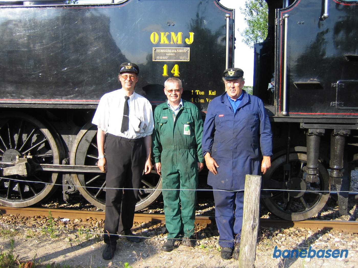 Dagens lokomotivpersonale stiller op til fotografering