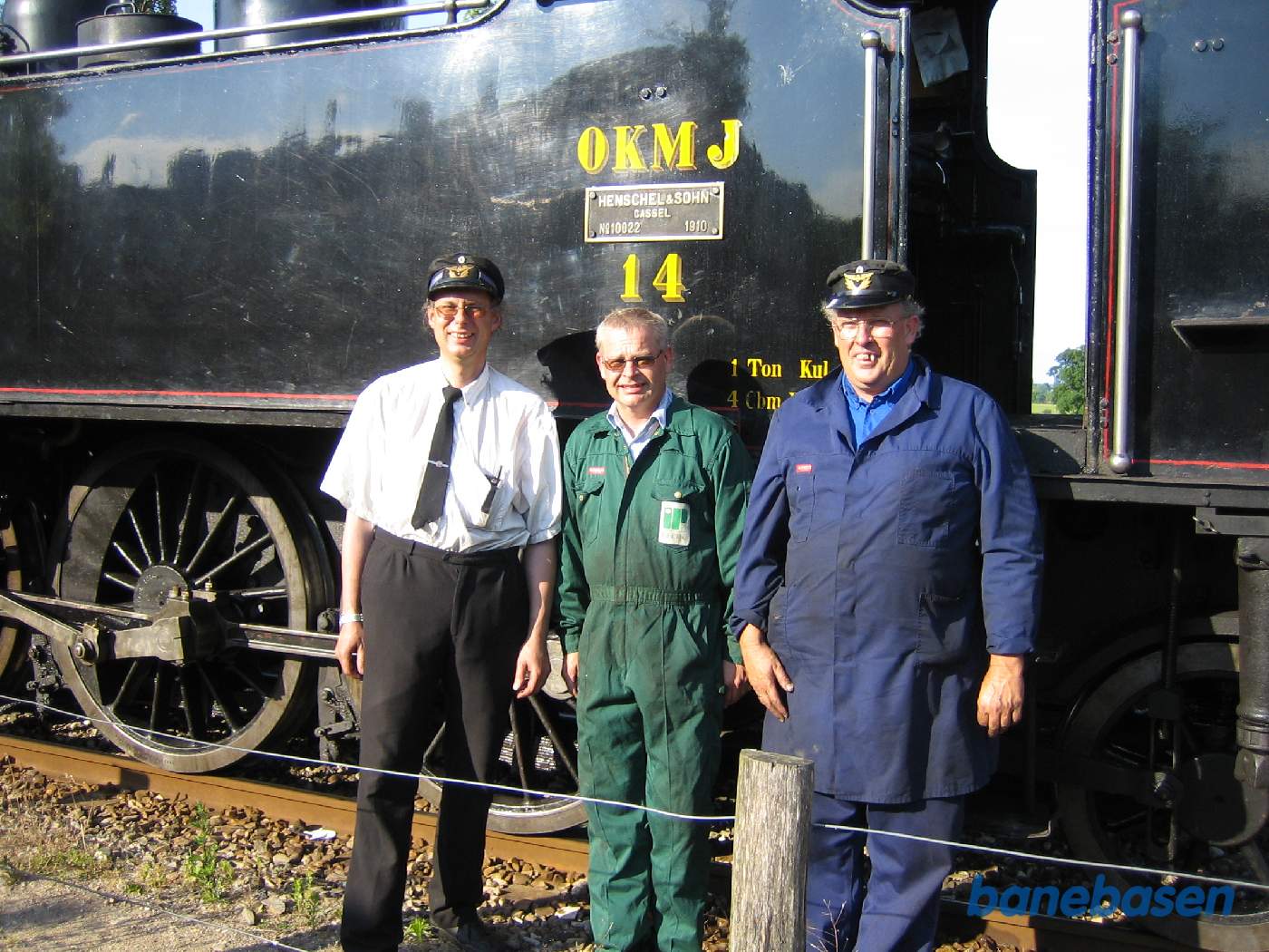 Dagens lokomotivpersonale stiller op til fotografering