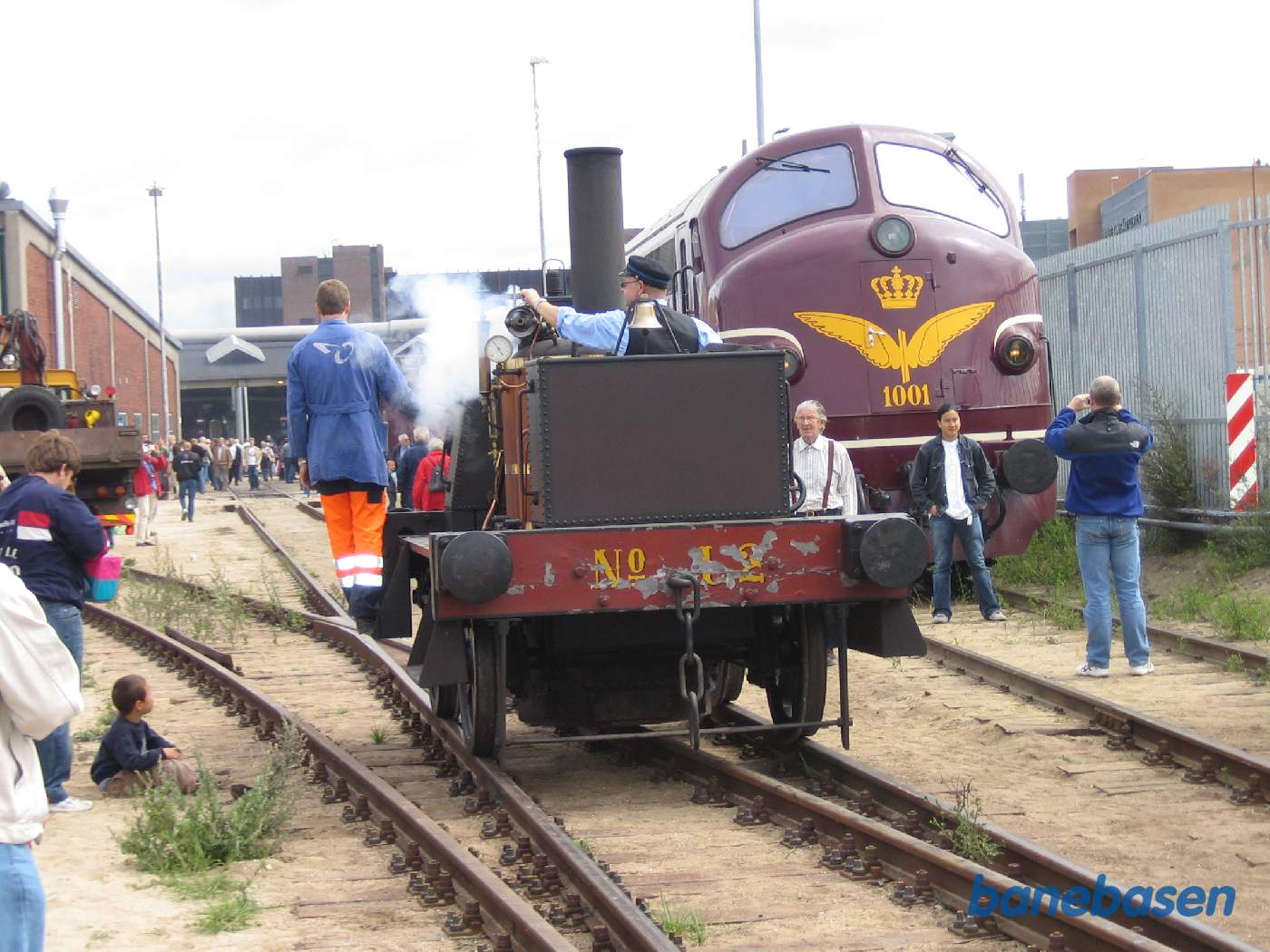 Gamle Ole på vej hen til drejeskiven for udstilling, drejeskive show