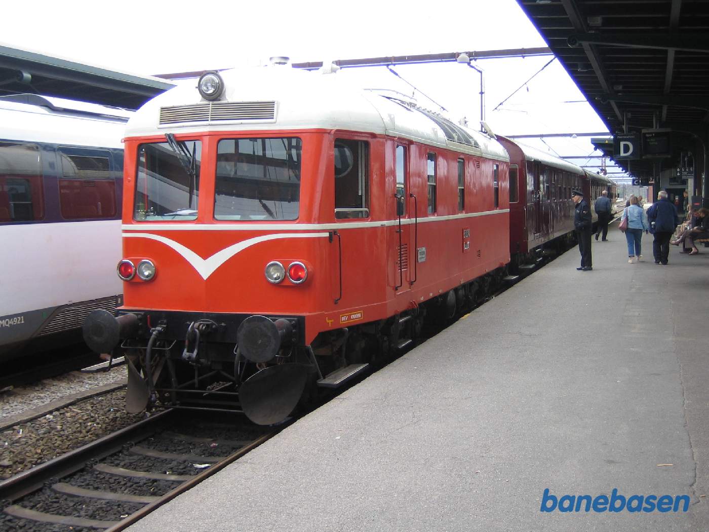 M 3 ved perron, klar til at køre til Fruens Bøge med gæster M 3 ved perron, klar til at køre til Fruens Bøge med gæster