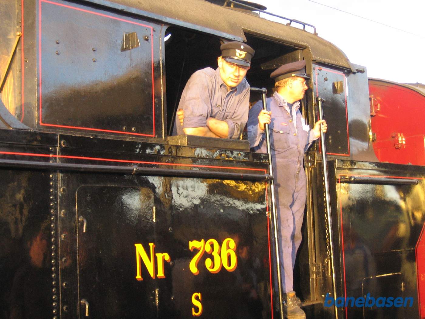 Lørdag aften var der damptog fra Odense til Nyborg og retur Lørdag aften var der damptog fra Odense til Nyborg og retur