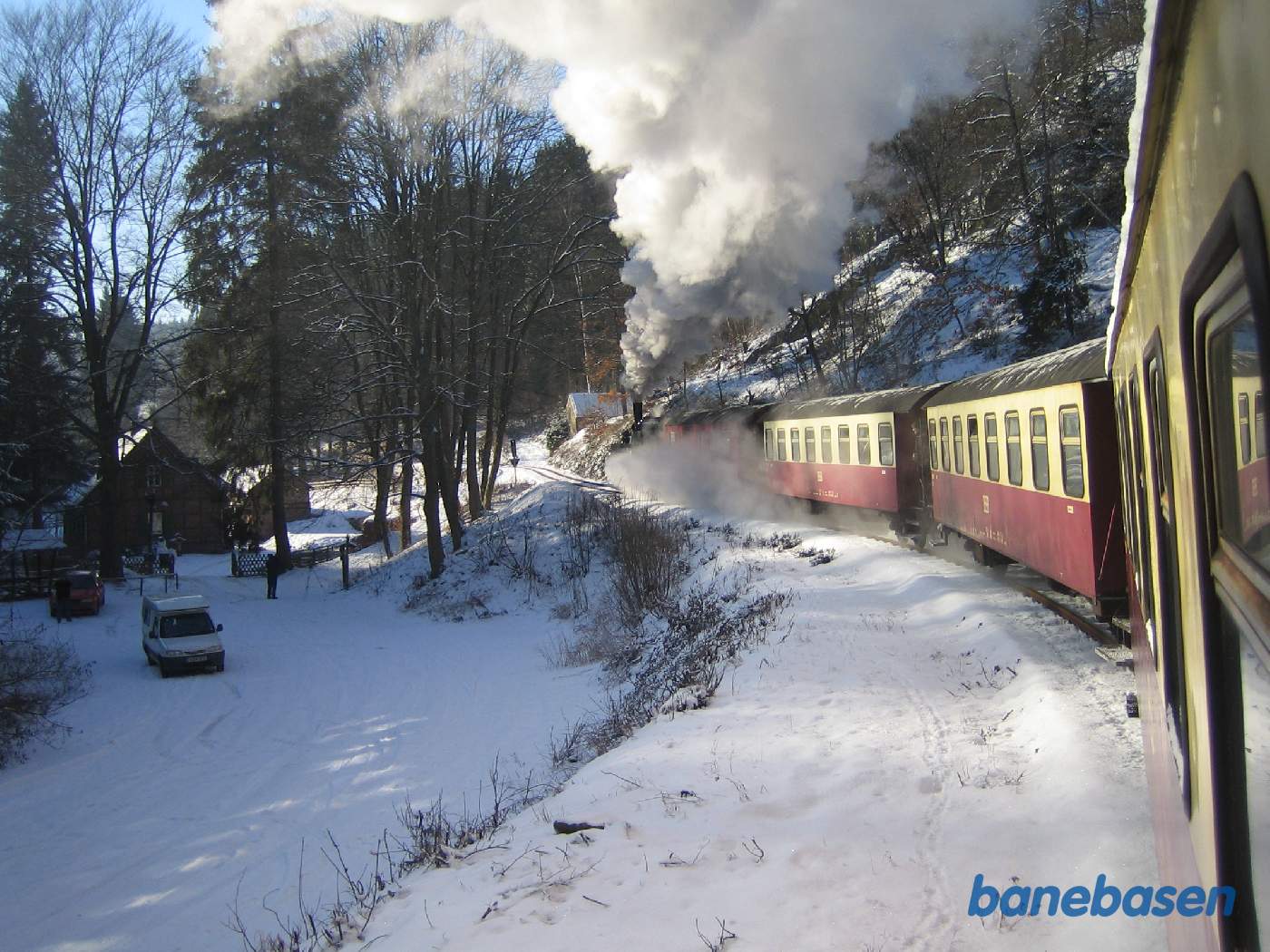 Vi kigger frem langs damptoget et sted mellem Mägdesprung og Alexisbad