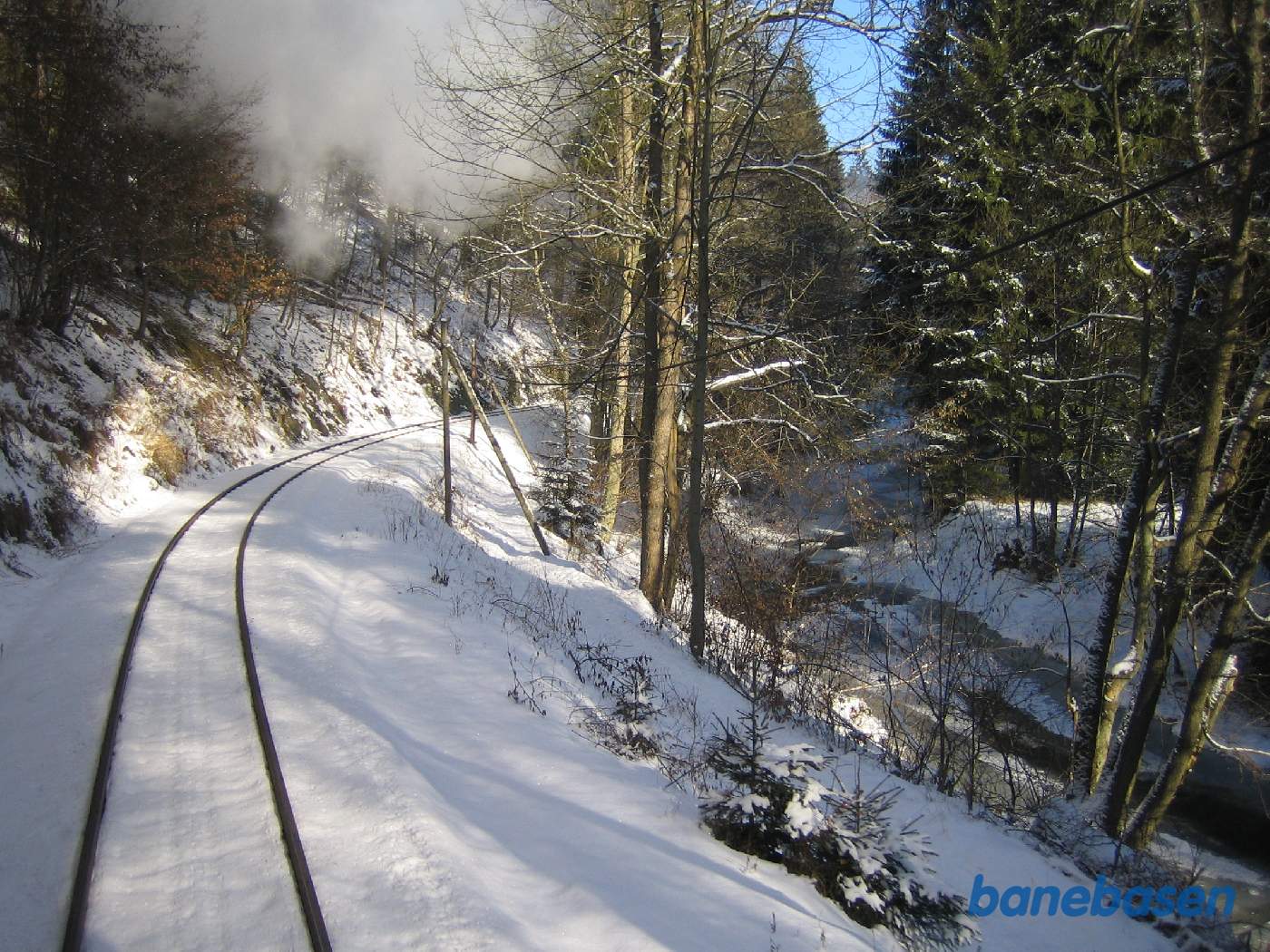 Selketal banens strækningsspor set fra bagerste endeperron et sted mellem Mägdesprung og Alexisbad