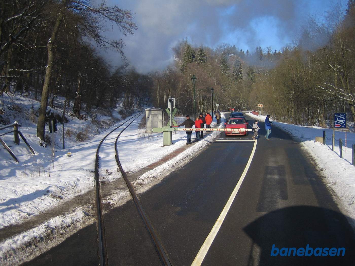 Selketal banens strækningsspor set fra bagerste endeperron i overkørslen lige inden Alexisbad