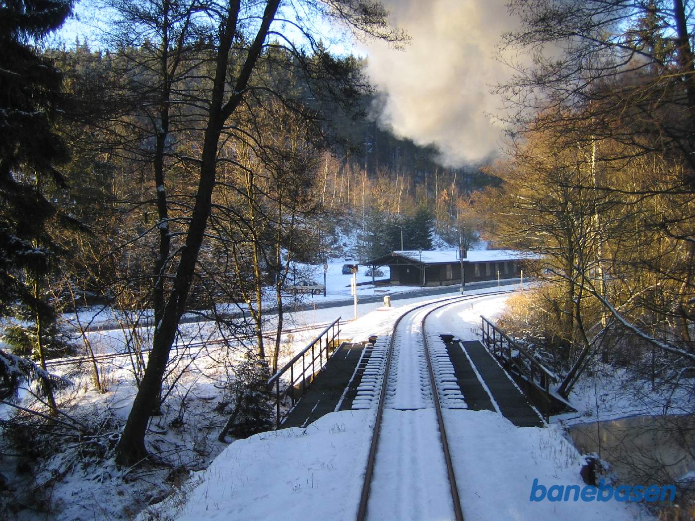 Udkørslen fra Alexisbad. Sporet der løber ud i venstre side af billedet går til Silberhütte