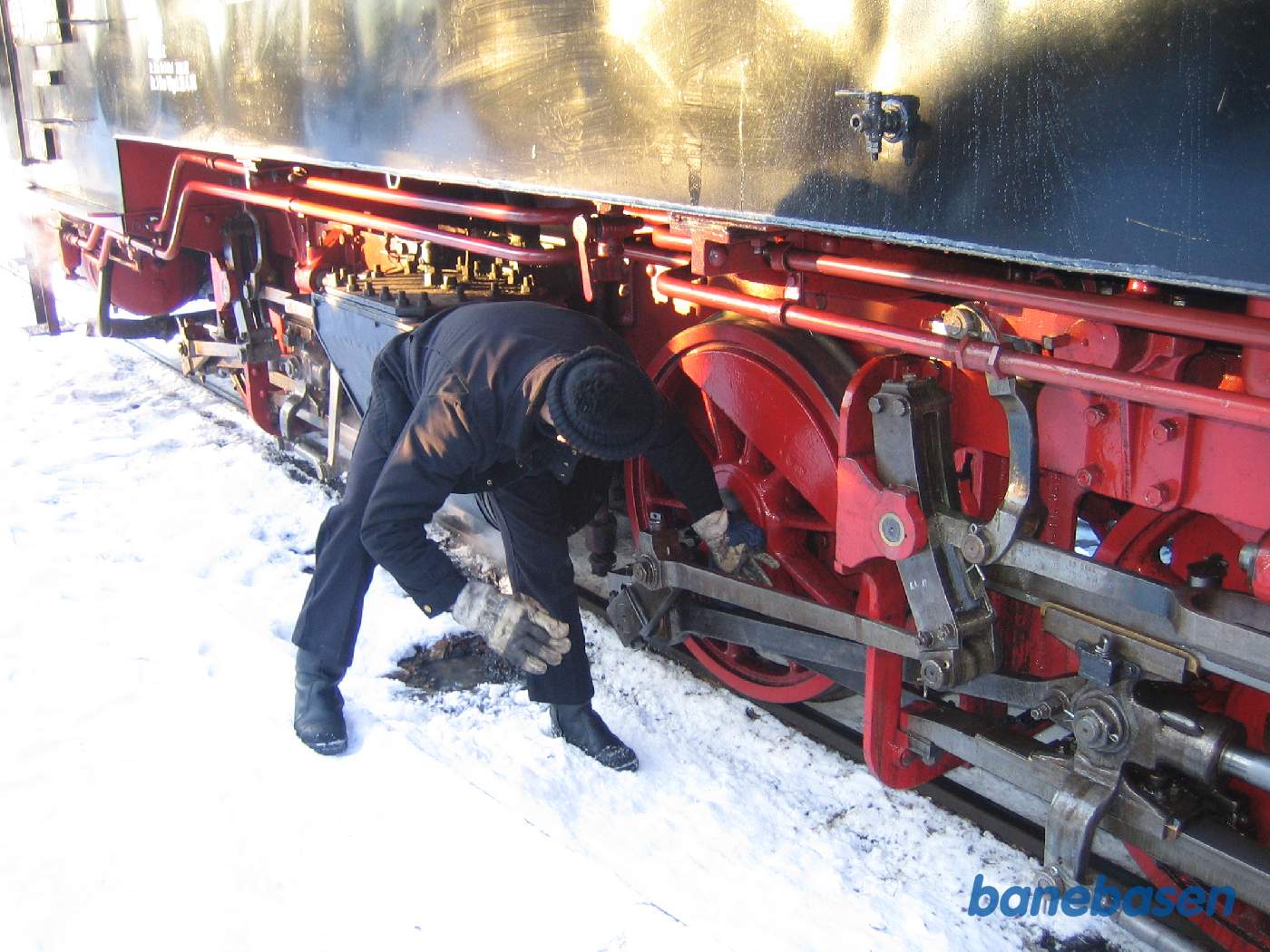 Fyrbøderen er nede og føle om der er lejer der varmer