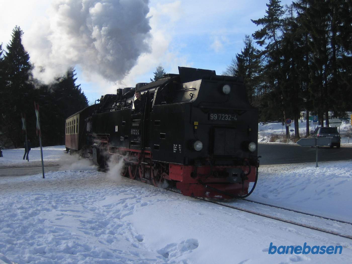 Persontog til Wernigerode på vej ud af stationen efter omløb på Drei Annen Hohne
