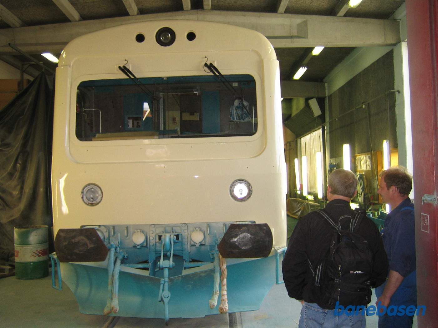 Fronten af et MR-togsæt i malerkabinen