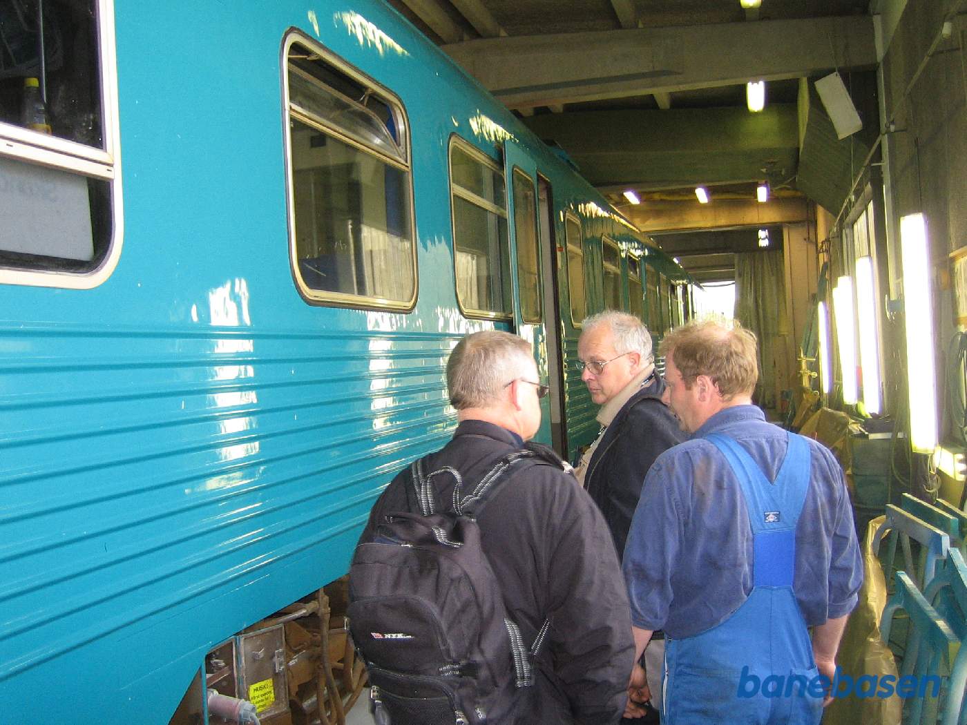 Siden af et MR-togsæt i malerkabinen