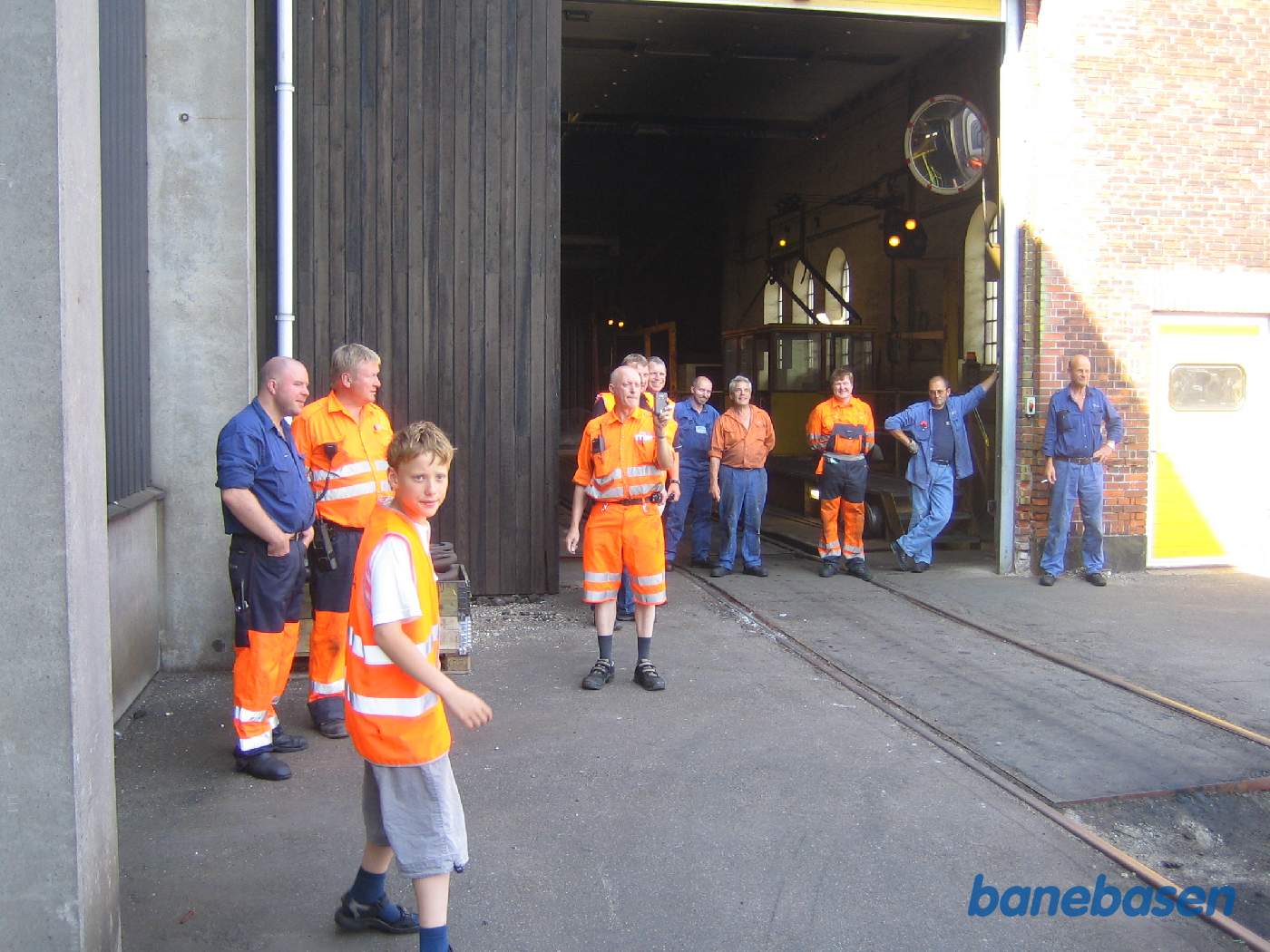 Start af en motor efter 10 års henstand tiltrækker altid mange af håndværkerne Start af en motor efter 10 års henstand tiltrækker altid mange af håndværkerne