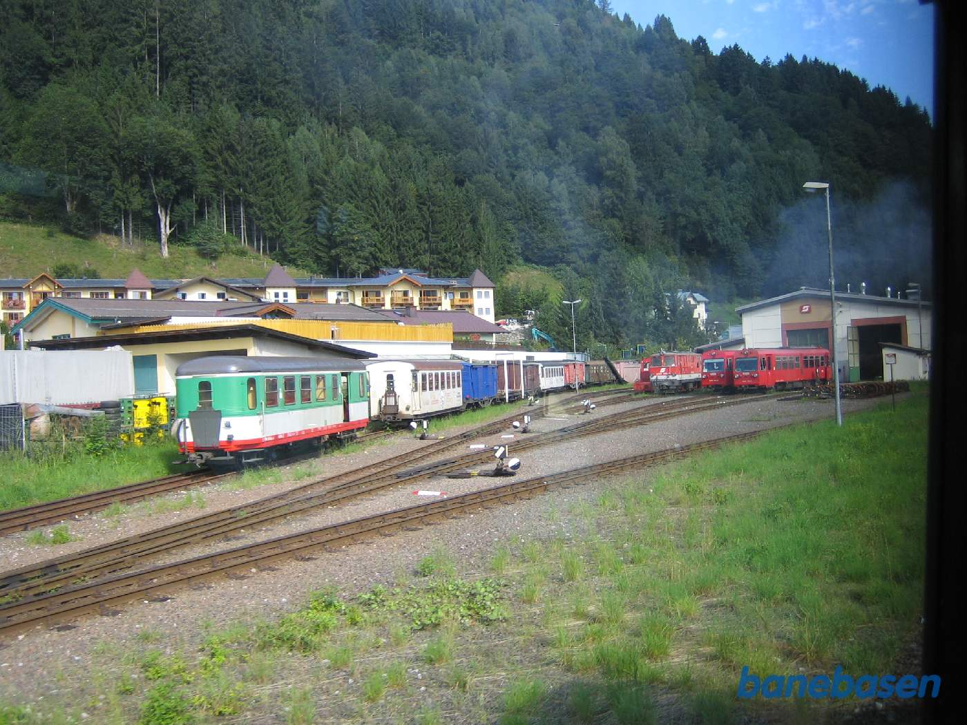 Et vue ind over værkstedsområdet, set fra motorvognen