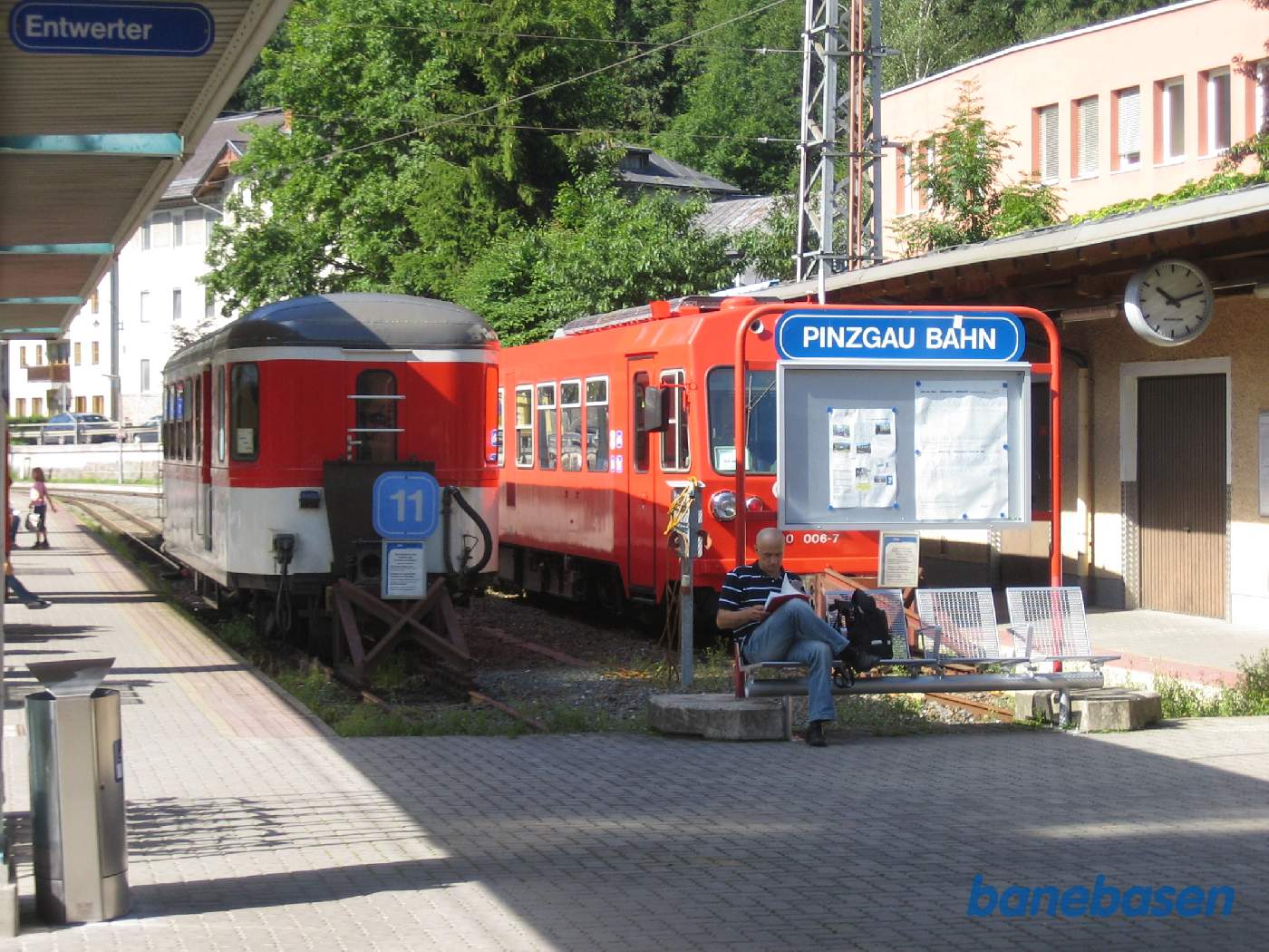 Et vue ud over Pinzgau banens 2 perroner