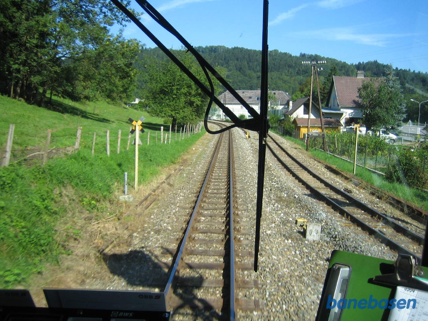 Her løber de 2 baner sammen, set ud af frontruden i retning mod Waidhofen. Banen til højre går til Ybbsitz, som vi skal besøge på 2.turen