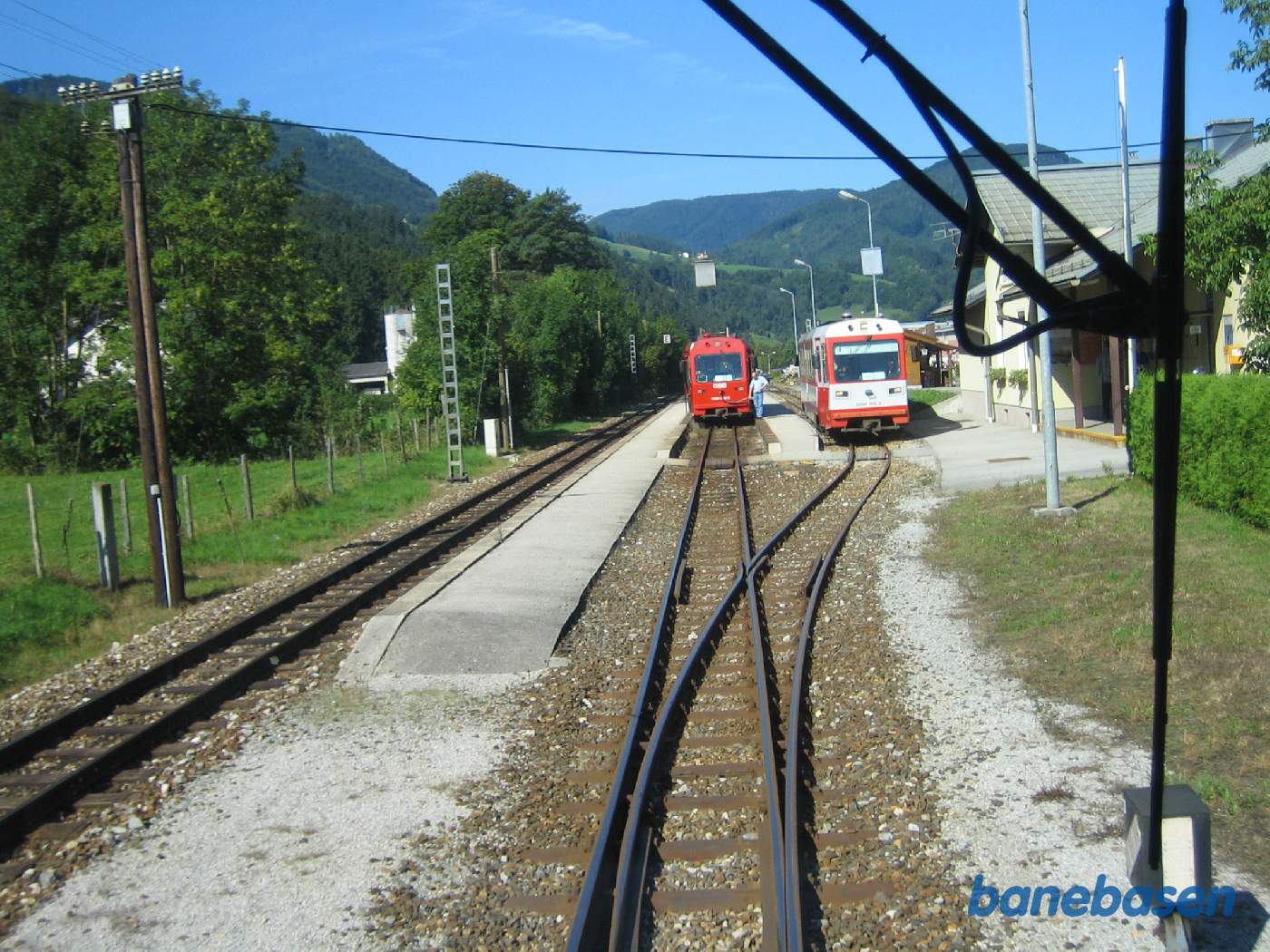 2 persontog på stationen set fra vores motorvogn