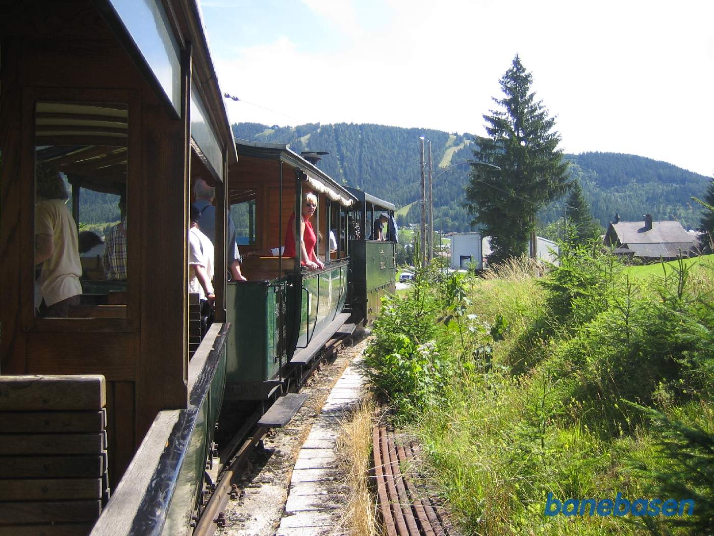Toget på vej ind på stationen