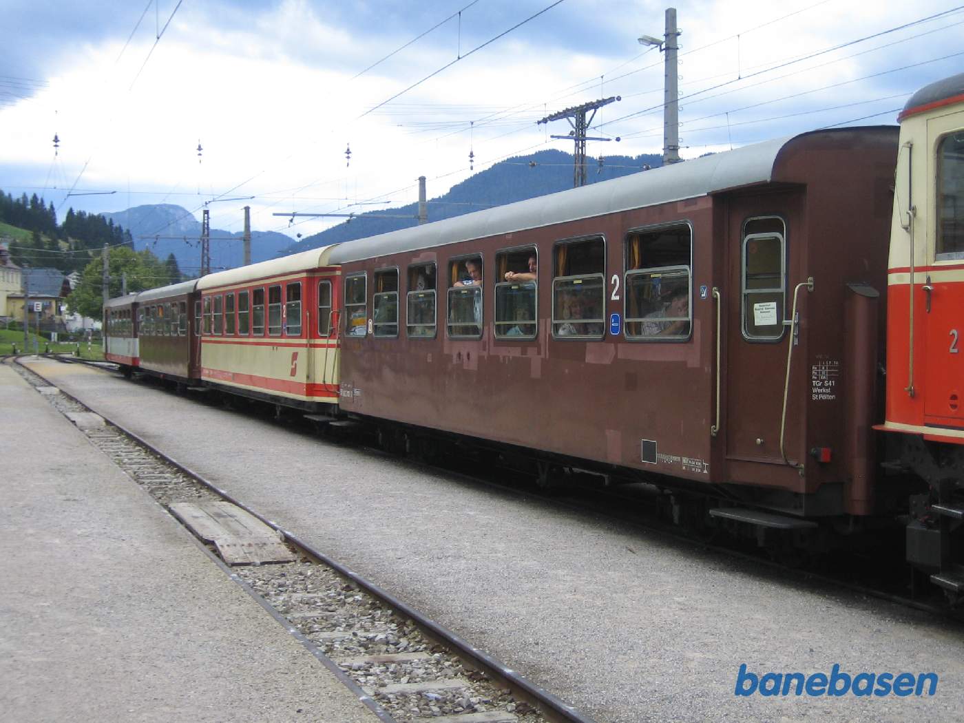 Turisterne er ved at fylde vognene godt op