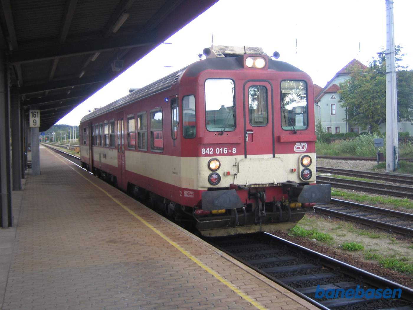 Tjekkisk motorvogn på stationen