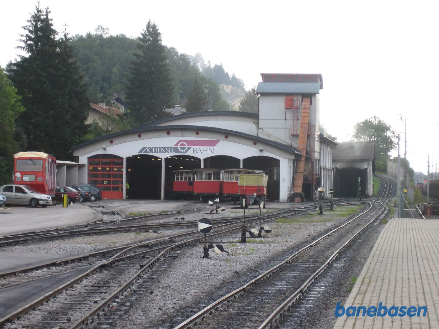 Et vue ud over området foran remiserne