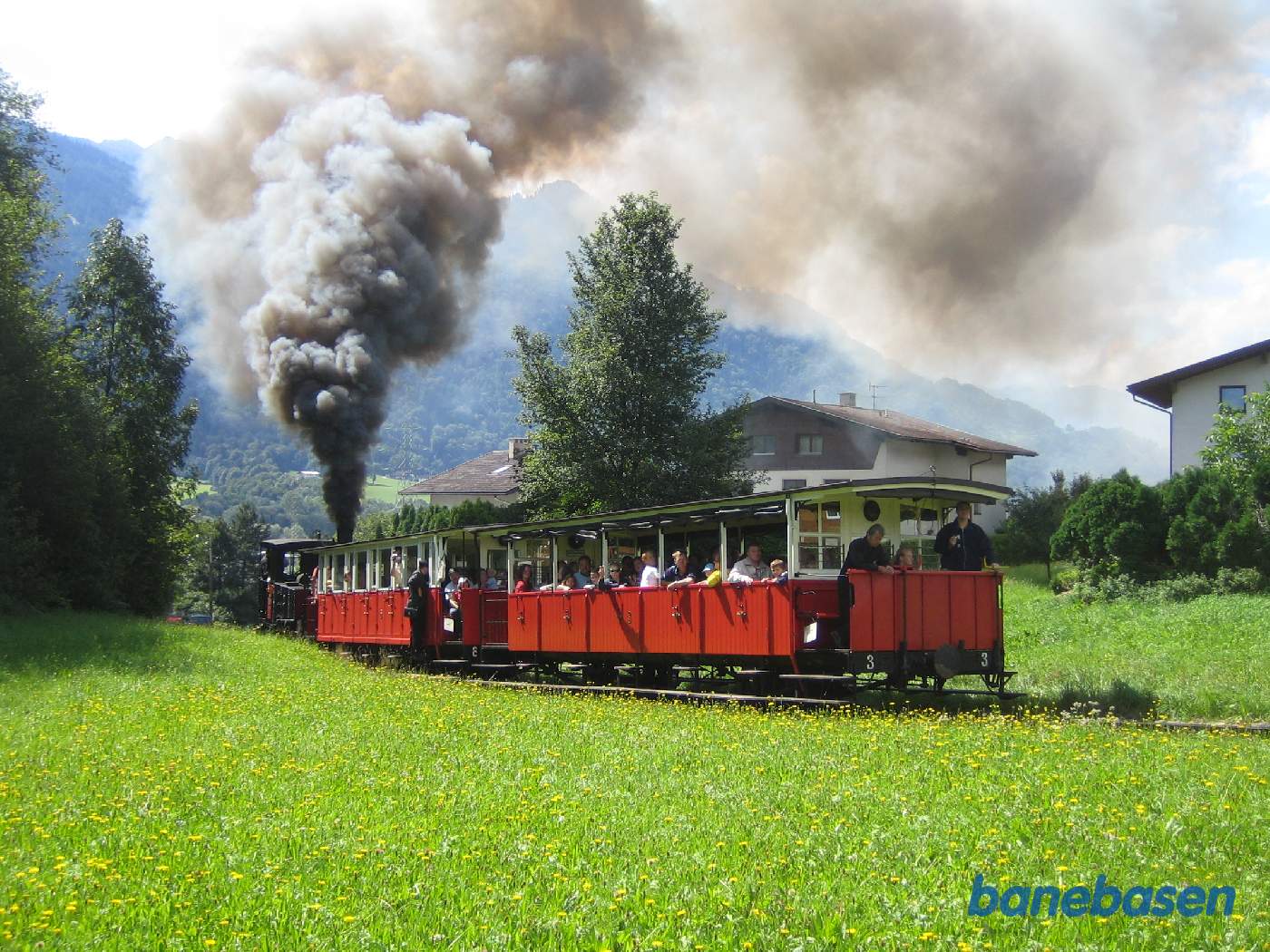 Toget på vej op ad bjerget, kort efter Jenbach