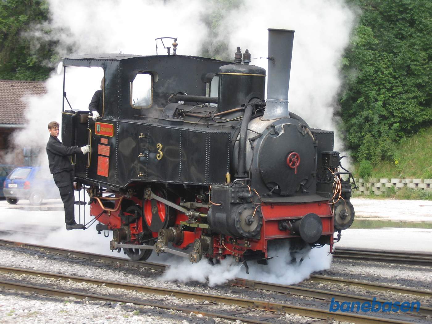 Lokomotivet har sat vognen og rangerer væk