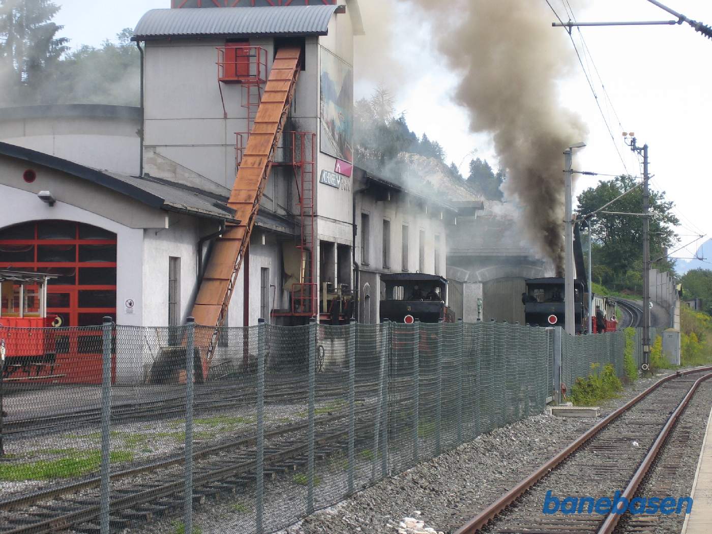 Damptoget er kommet hen hvor tandstangen begynder