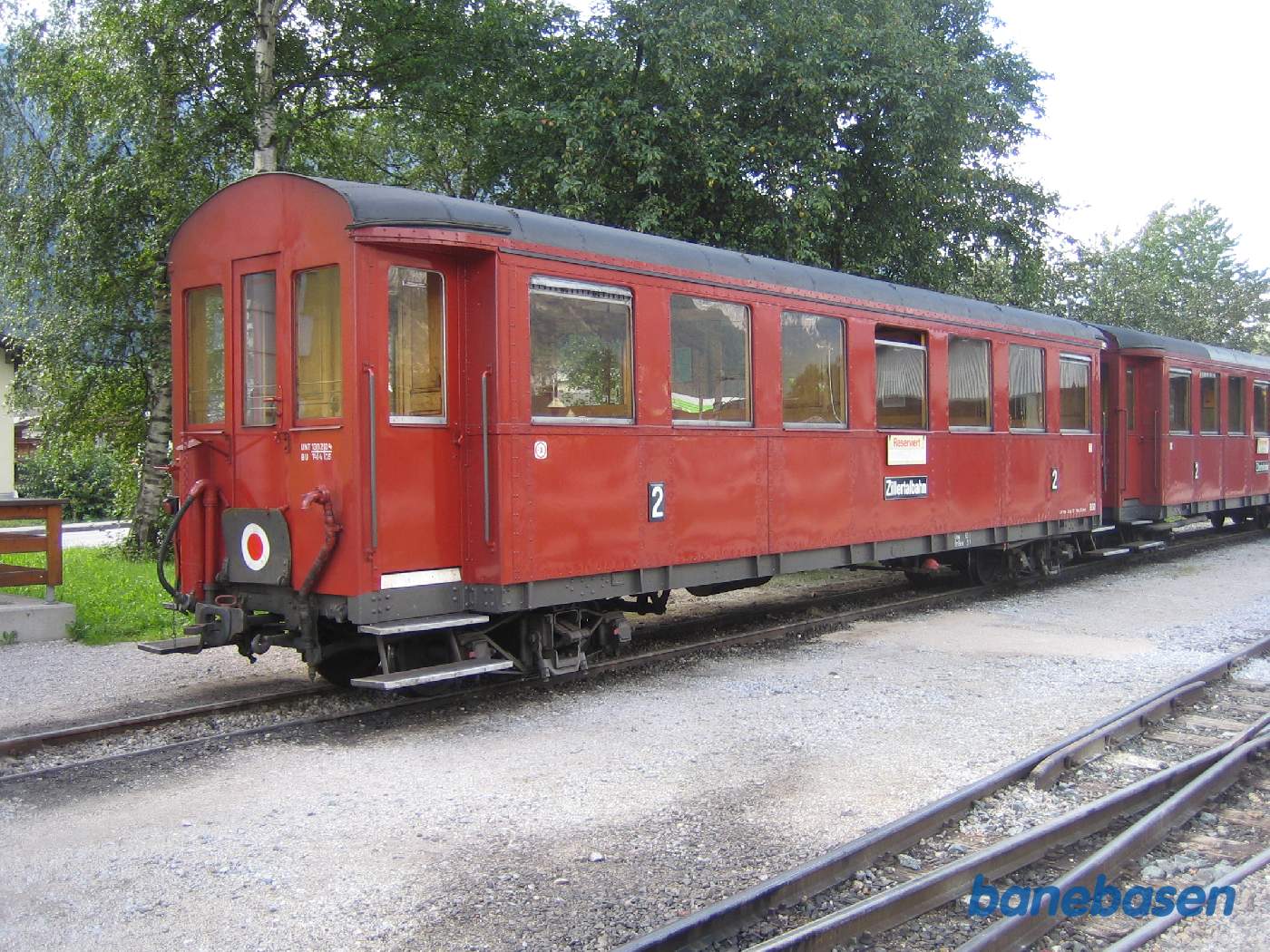 En 2.kl personvogn i sidesporet