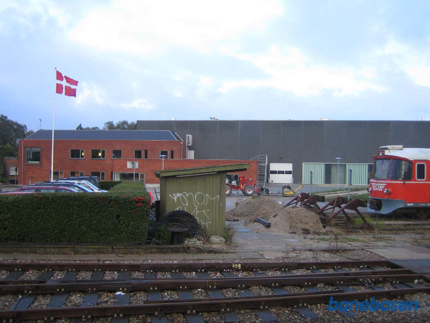 Lokaltogs nye værksted, set fra perronen på Hillerød station Lokaltogs nye værksted, set fra perronen på Hillerød station