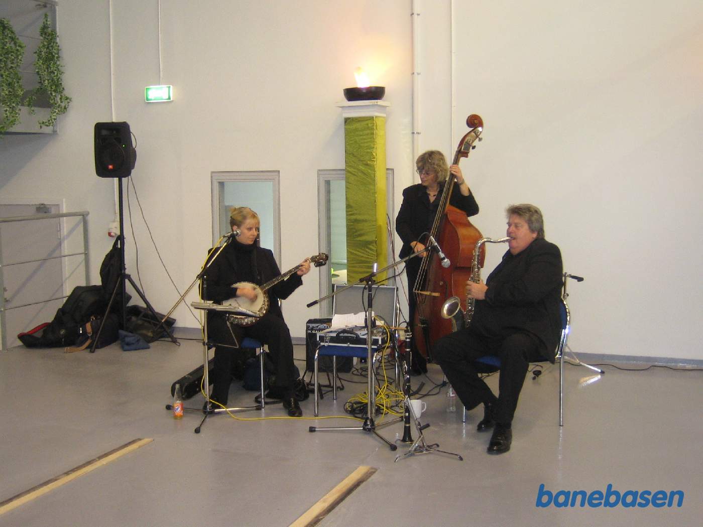 Et lille 3-mands orkester underholdt